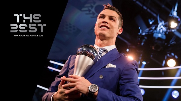Lý do Ronaldo luôn là 'đứa con cưng' của FIFA?