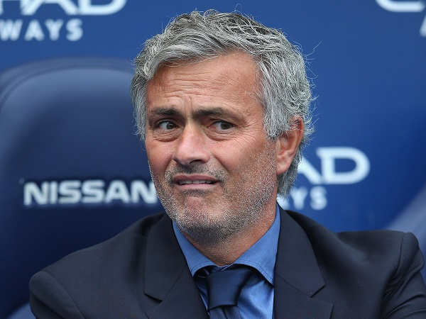 Southampton vs Man Utd: Mourinho lại buông?