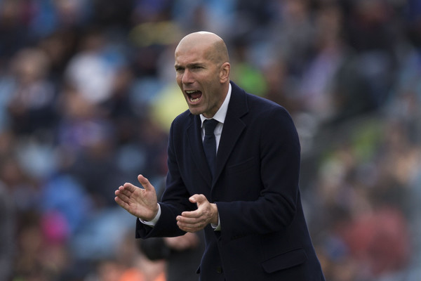 Zizou có thể từ bỏ 'ghế nóng' tại Bernabeu