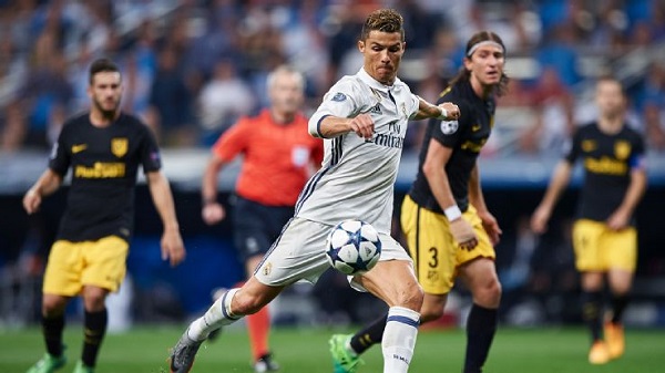 Ronaldo tiếp tục 'ẵm' giải thưởng khủng