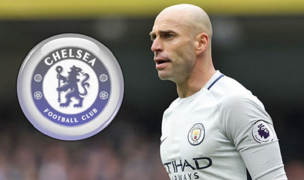 Chelsea bất ngờ 'cướp người' của Man City