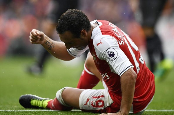 Tái phát chấn thương, sao Arsenal nghỉ cả mùa 2017/18
