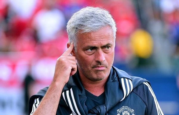 Chán nay đây mai đó, Mourinho cam kết tương lai khủng với MU