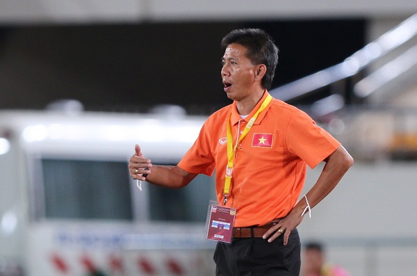 HLV Hoàng Anh Tuấn tái xuất; U22 Malaysia nhận doping tiền