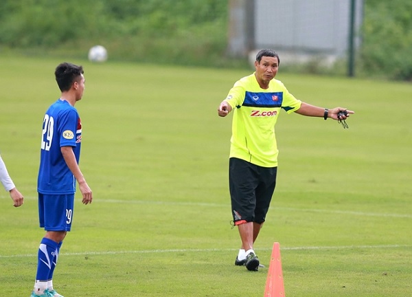 HLV Mai Đức Chung: 'Việt Nam không thể thắng Campuchia 8-0'