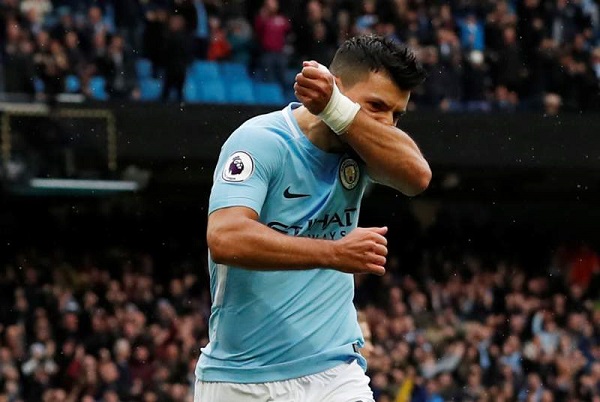 Thắng dễ Burnley, Man City tiếp tục dẫn đầu Premier League