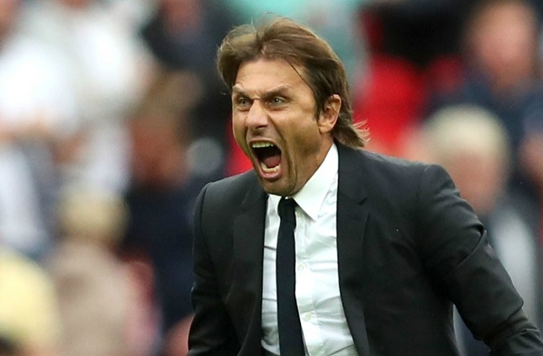 Lo bị 'phản', HLV Conte đánh phủ đầu thế ngầm tại Chelsea