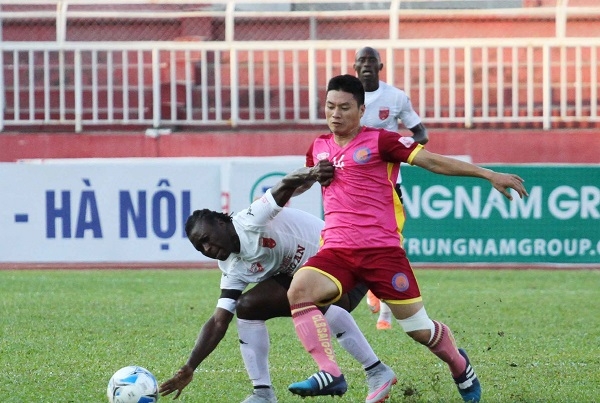 'Tân binh ĐT Việt Nam là tiền vệ trụ tốt nhất V.League'
