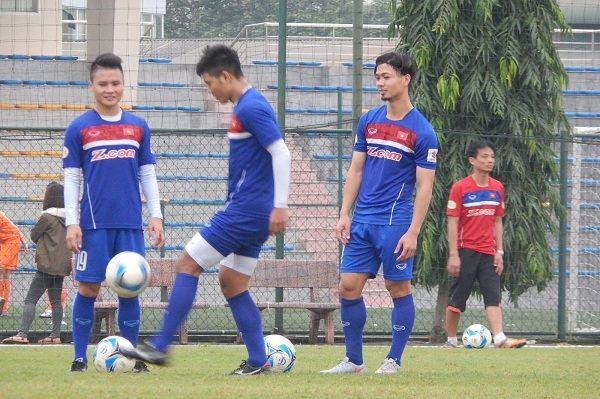 Sao trẻ U22 trổ tài 'hụt', Công Phượng cười như được mùa
