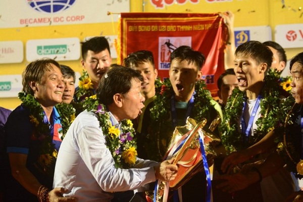 HLV U21 HAGL tiết lộ 'cái tên' giúp quân bầu Đức vô địch U21 QG