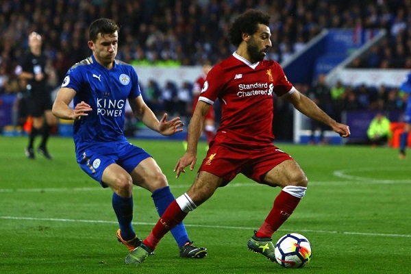 Salah rực sáng, Liverpool ngược dòng trước Leicester