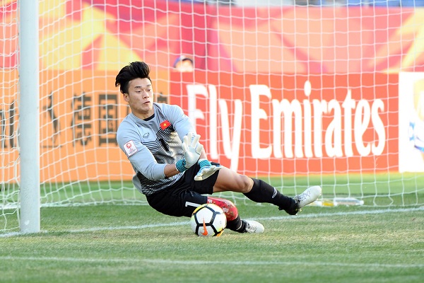 Thủ môn Bùi Tiến Dũng: 'U23 VN không cam chịu phận lót đường'