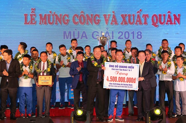 Công Phượng được vinh danh; ĐKVĐ V.League nhận cơn mưa tiền thưởng
