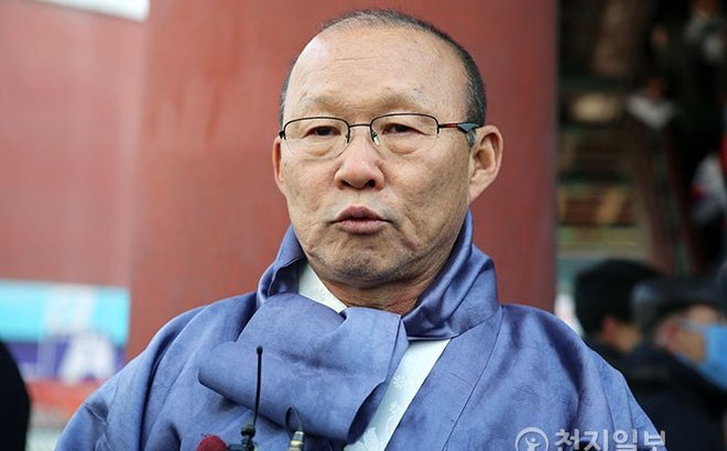HLV Park Hang Seo: 'Tôi sẽ giúp bóng đá Việt Nam đánh bại Hàn Quốc'