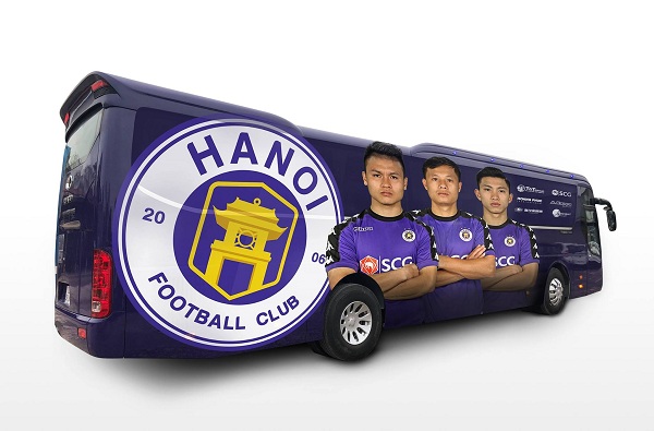 CLB của Quang Hải tậu xe bus tiêu chuẩn châu Âu