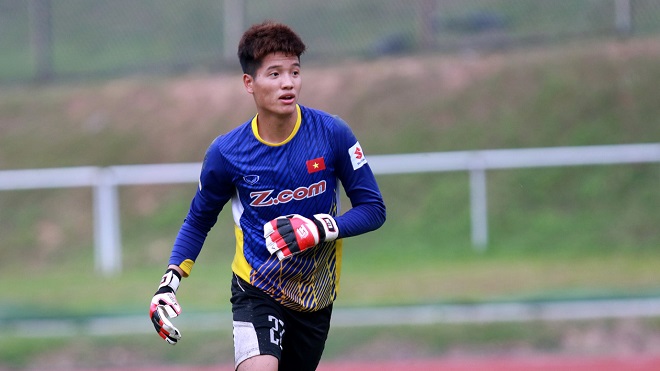 Bắt Penalty như Tiến Dũng, Minh Long giúp Hà Nội đánh bại Đắk Lắk