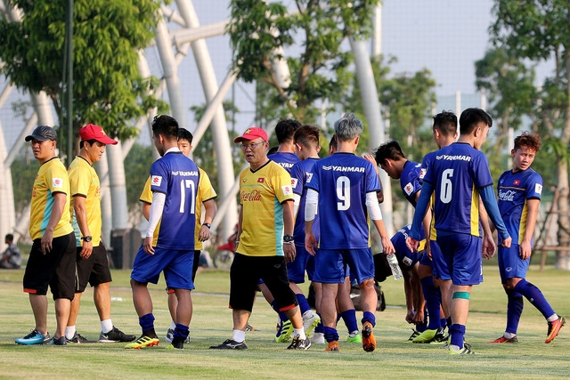 HLV Park Hang Seo loại ai trong 4 cái tên trên 23 tuổi?