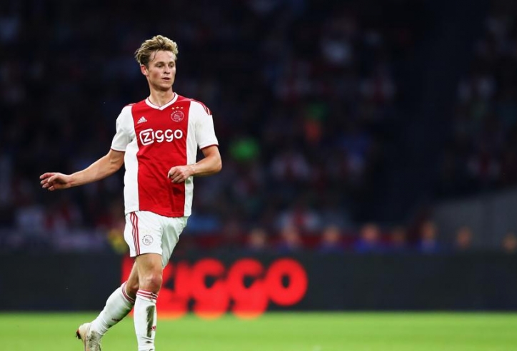 Barcelona 'nổ' bom tấn Frenkie De Jong?