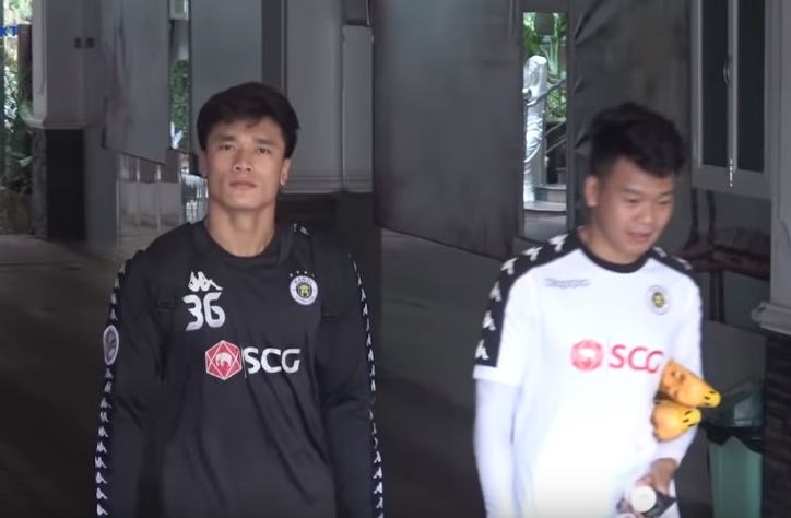 VIDEO: Những khoảnh khắc đáng yêu của Tiến Dũng và đồng đội