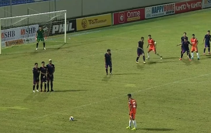 VIDEO: Đồng hương Neymar ghi bàn thắng 'ảo' nhất lịch sử V.League