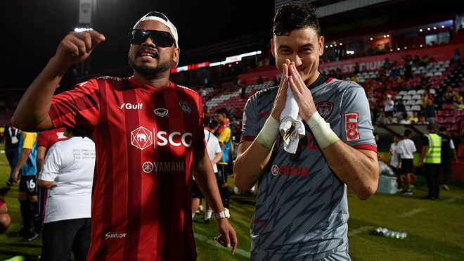 VIDEO: Văn Lâm giúp Muangthong Utd bất bại trận thứ 8 liên tiếp