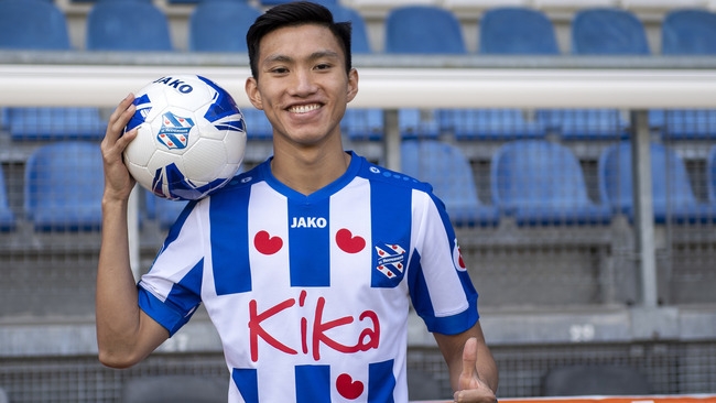 Báo Hà Lan tiết lộ khả năng ra sân của Văn Hậu cho Heerenveen