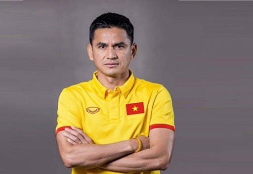 VIDEO: HLV Kiatisak tạo nên cơn sốt với NHM Việt Nam
