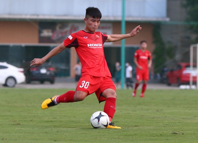 VIDEO: Ông Park tìm thấy 'thủ lĩnh tuyến giữa' U22 Việt Nam