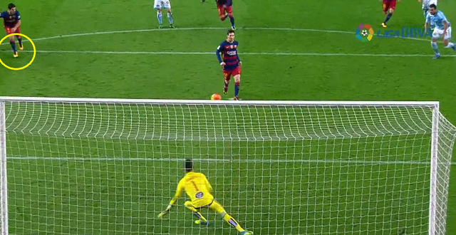 VIDEO: Bắt chước Messi sút 11m dị, cầu thủ ngớ người vì cái kết đắng