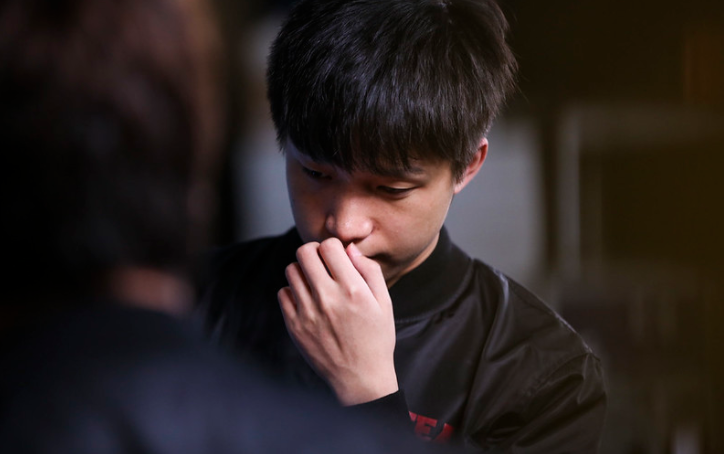 Clearlove quay lại thi đấu chuyên nghiệp trong màu áo EDG