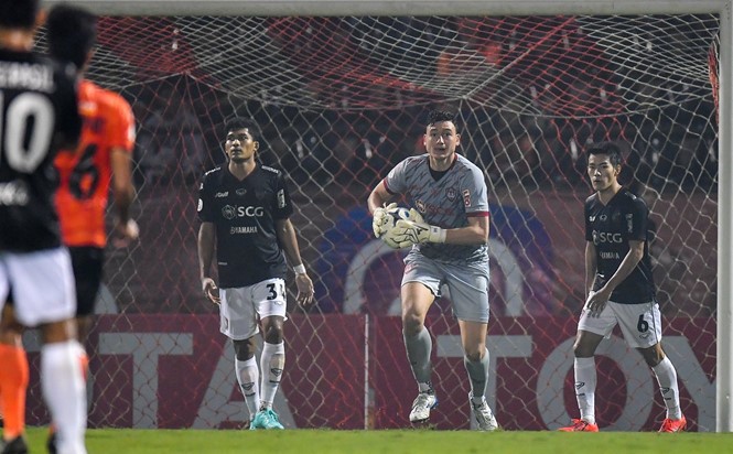 Dang Van Lam explains Muangthong's conceded goal