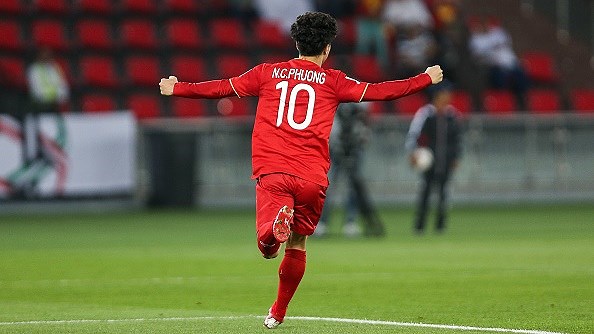 What made Cong Phuong change from Clermont Foot to Sint-Truidense V.V?