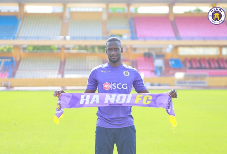 V-League side Hanoi FC successfully recruite the French striker, replace Oseni