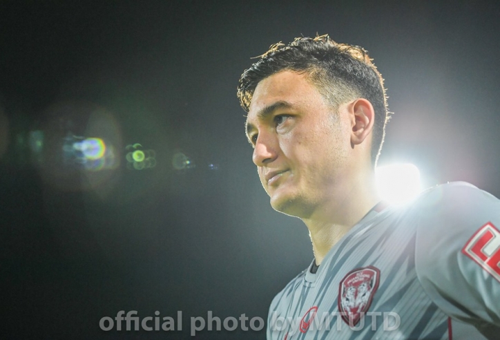  Muangthong sent Van Lam a message for his contribution