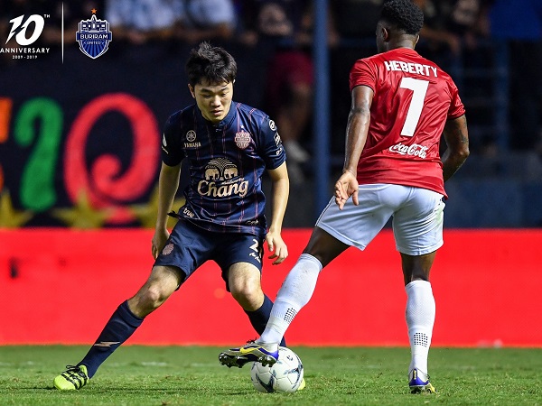 Báo Thái Lan chấm Xuân Trường xuất sắc nhất ở hàng tiền vệ Buriram