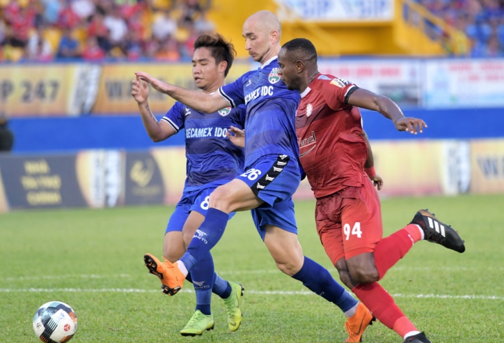 TPHCM trở lại ngôi đầu V-League 2019