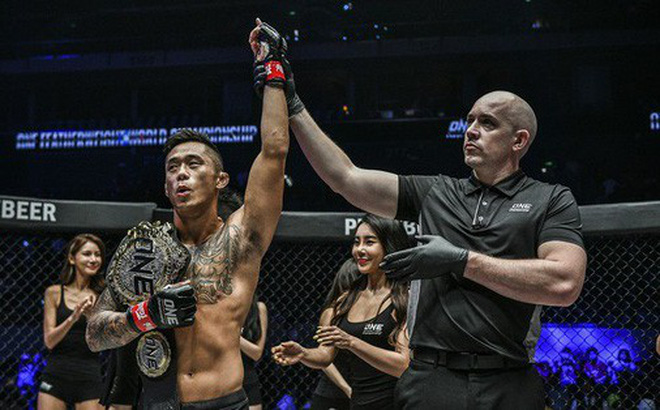 Martin Nguyễn kết thúc chóng vánh kẻ thách thức Koyomi Matsushima 