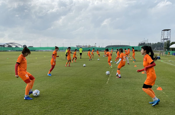 Đội tuyển U19 nữ Việt Nam ổn định chỗ ở, tập nhẹ làm quen thời tiết