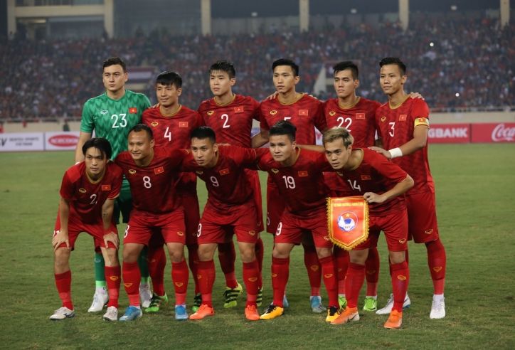 Đội hình CHÍNH THỨC Việt Nam đấu Thái Lan: Tiến Linh lĩnh xướng hàng công