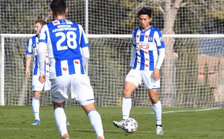 Đoàn Văn Hậu ra sân giúp Heerenveen đánh bại đối thủ ở giải VĐQG Hà Lan