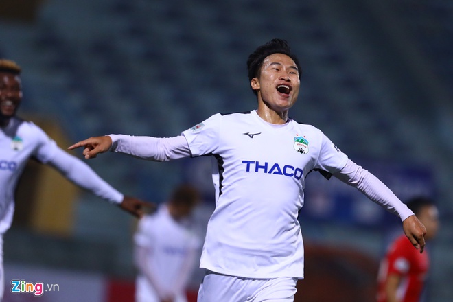 VIDEO: Triệu Việt Hưng dứt điểm đẳng cấp nâng tỷ số lên 2-0