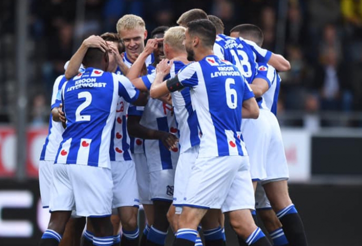 HLV Heerenveen: 'Cầu thủ nào cũng có vấn đề riêng'