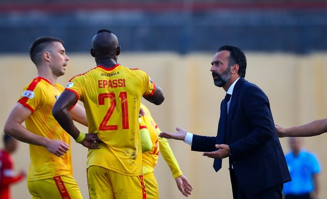 Bầu Đệ: 'HLV Fabio Lopez đã trốn khỏi CLB Thanh Hóa'