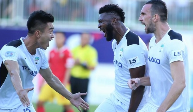BXH vòng 8 V-League 2020: TPHCM mất ngôi đầu, HAGL vào top 6