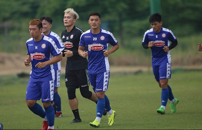 VIDEO: Cựu tuyển thủ U23 VN chia sẻ trong buổi tập của TPHCM