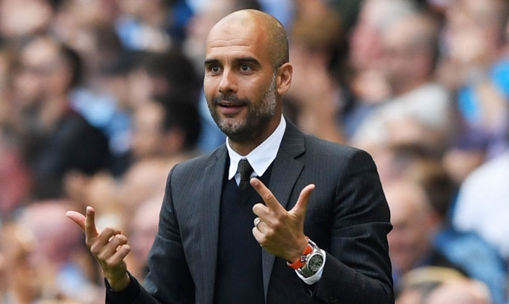 Pep Guardiola và sáng kiến 'trung vệ ảo'