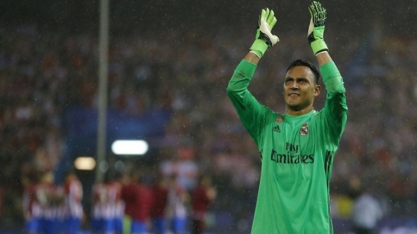 Thủ môn Real Madrid cạo đầu sau chức vô địch La Liga