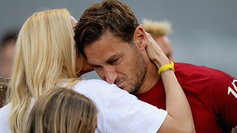 Totti và màn chia tay đẫm nước mắt tại Stadio Olympico
