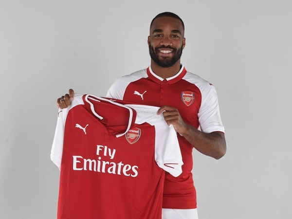 Những hình ảnh đầu tiên của Lacazette tại Arsenal
