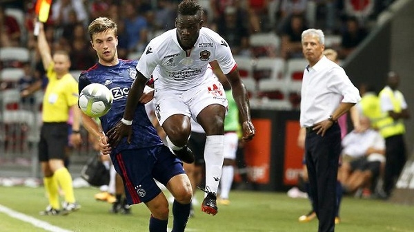 VIDEO: Balotelli nổ súng, Nice vẫn bị Ajax cầm hòa